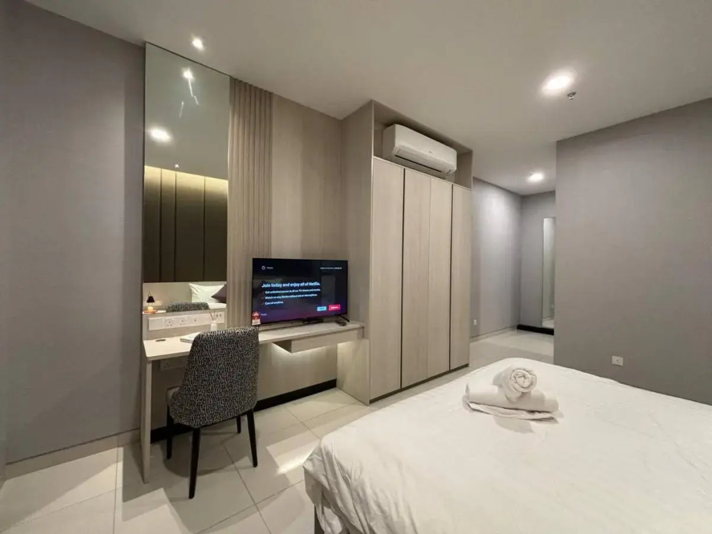 Societe Suites By iHost Global
