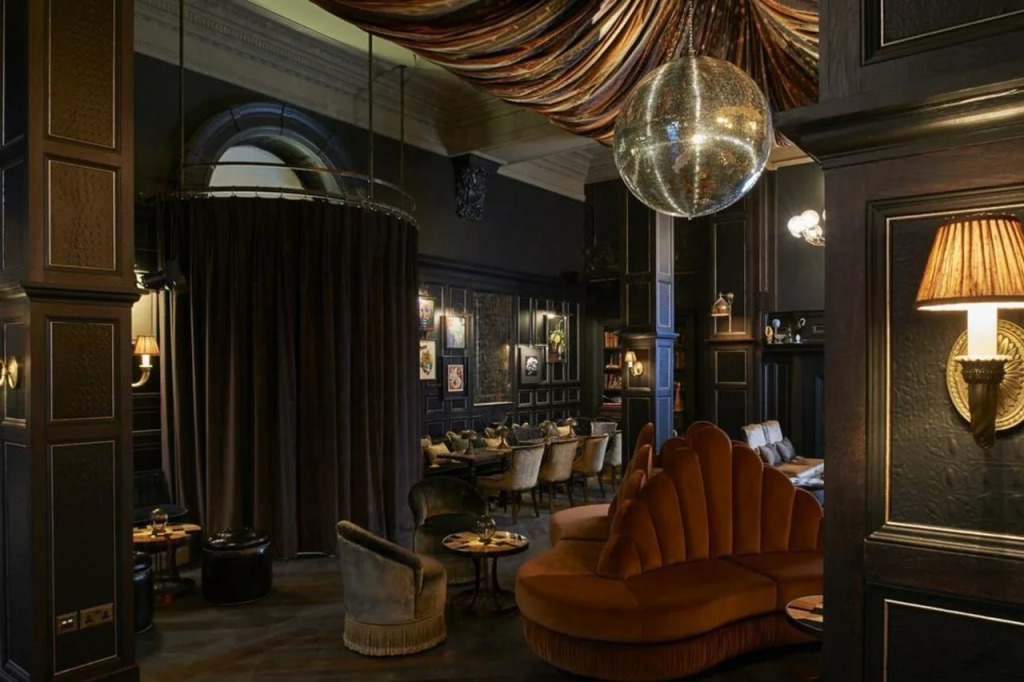 Kimpton Fitzroy London by IHG