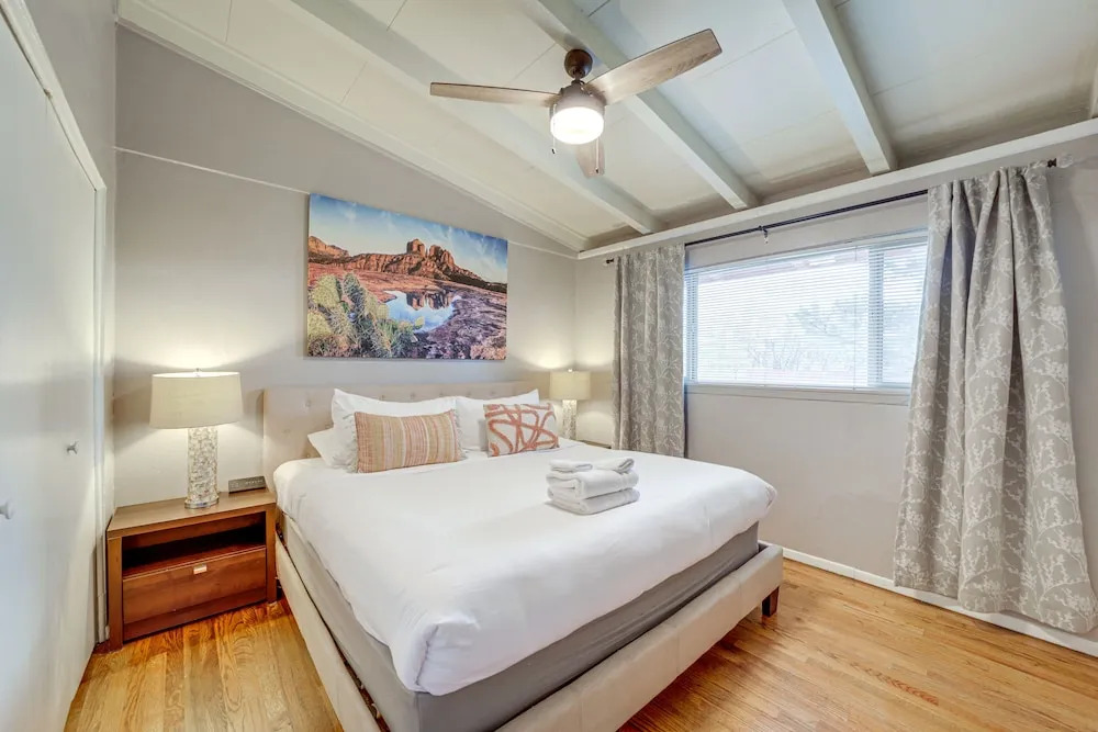 Pet-friendly Sedona Home: Hot Tub, Walk to Trails!