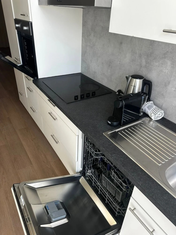 Stylish 2BR With 1LR Near to City Center