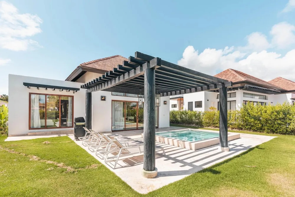 Bungallow w Pool bqq at Green Village BCA
