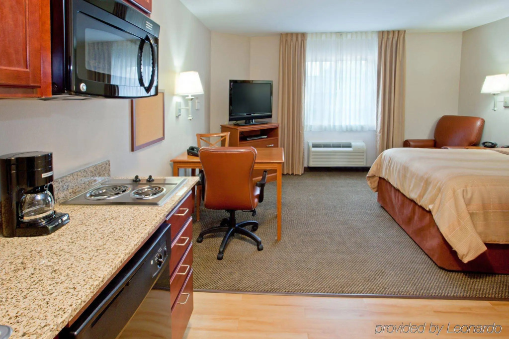 Candlewood Suites Houston Westchase - Westheimer by IHG