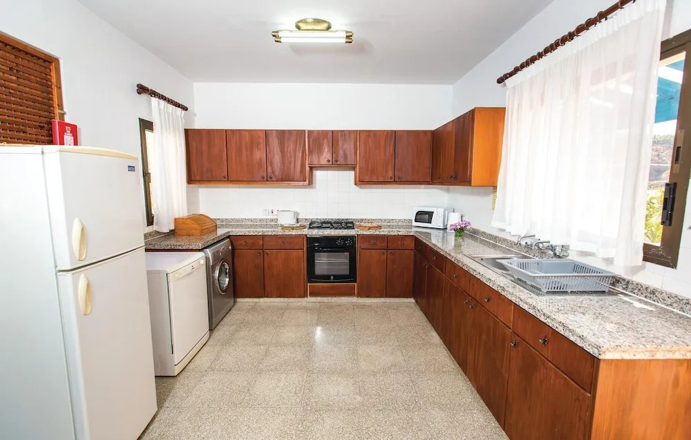 Stunning Home In Argaka With Wifi