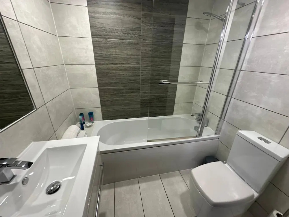 Elegant 1BR Gem Near NEC & Resorts World