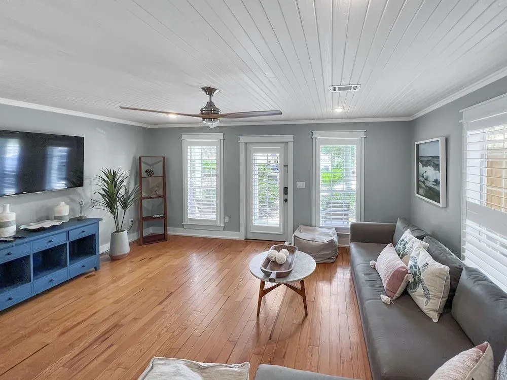 Sandy Toes 2 Bedroom Home by RedAwning