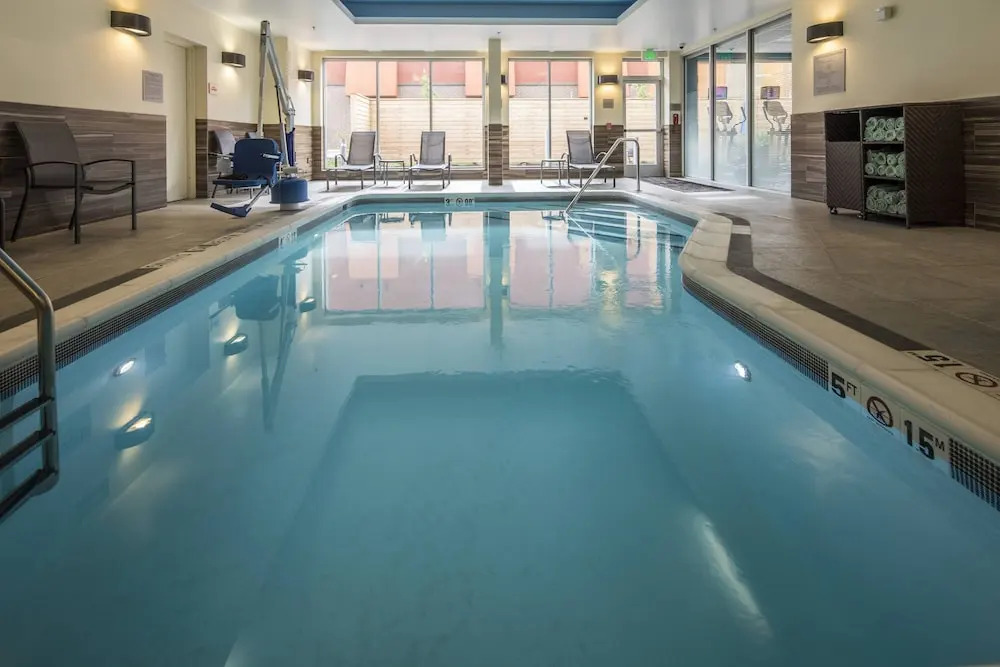 Fairfield Inn & Suites Pittsburgh North/McCandless Crossing