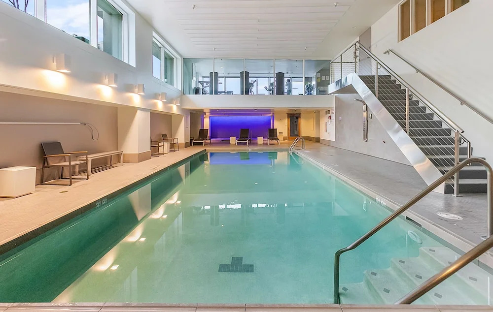 Newmark Bayview Luxury Suite