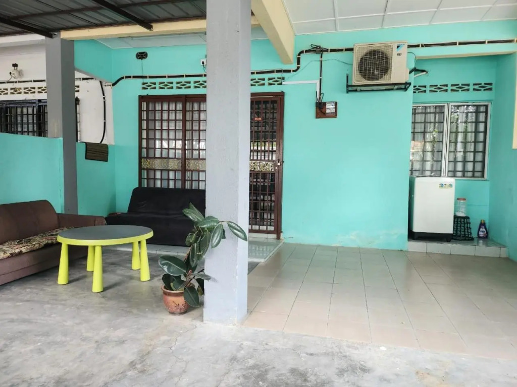 DHaja 32 KLIA SEPANG with 2 Airconds & FREE WiFi