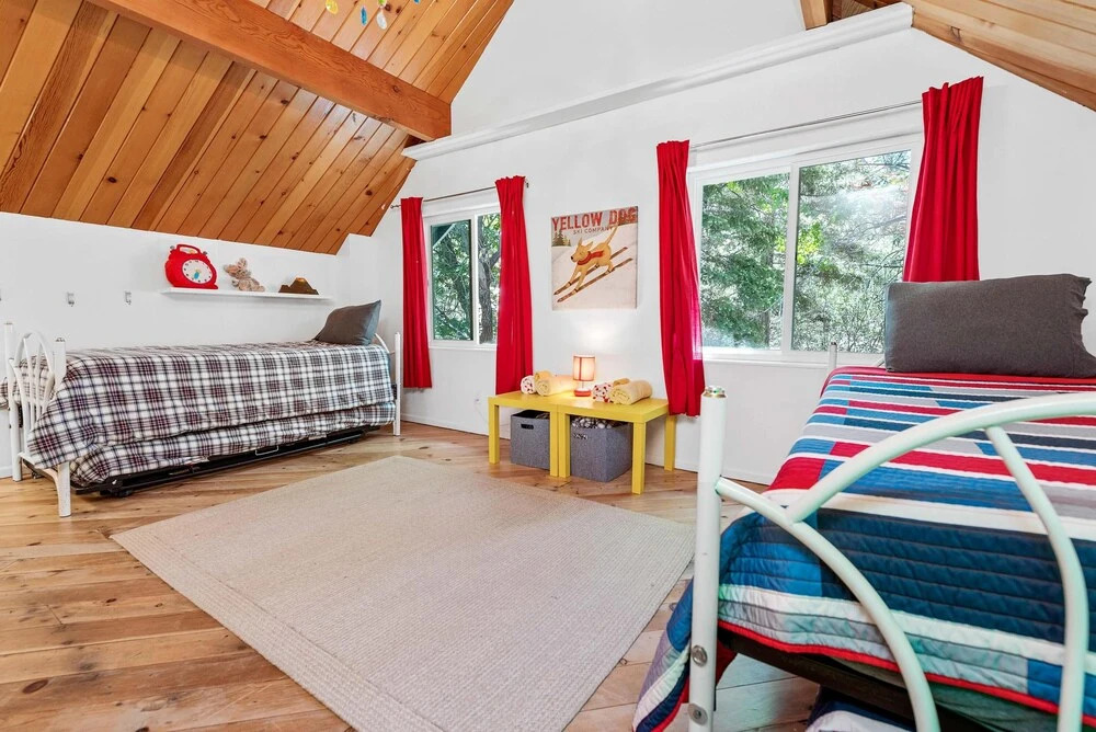 102 - Blue Cozy Cabin