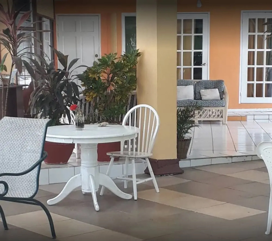 Bay Heights Escape Aparthotel