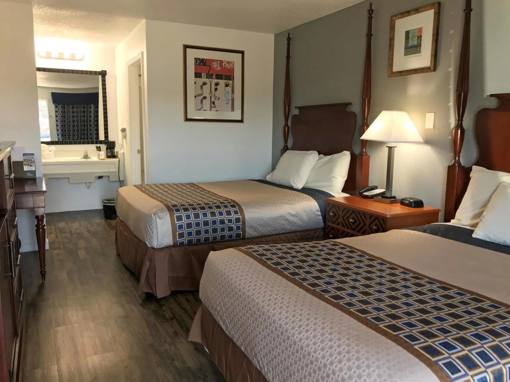 American Inn & Suites Russellville