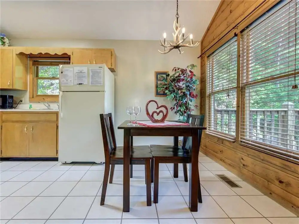 Sugar Plum, 1 Bedroom, Hot Tub, WiFi, Foosball, Sleeps 2