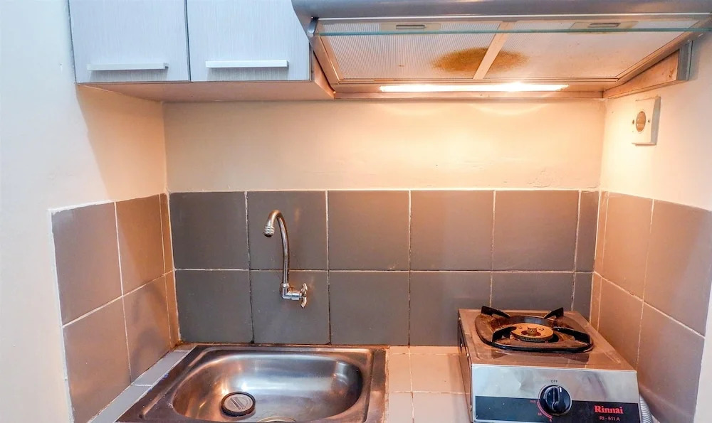 Strategic 1BR Menteng Square Apartment at Central Area By Travelio