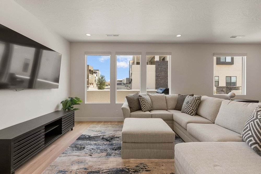 Rockaction Destination 5 Bedroom Townhouse