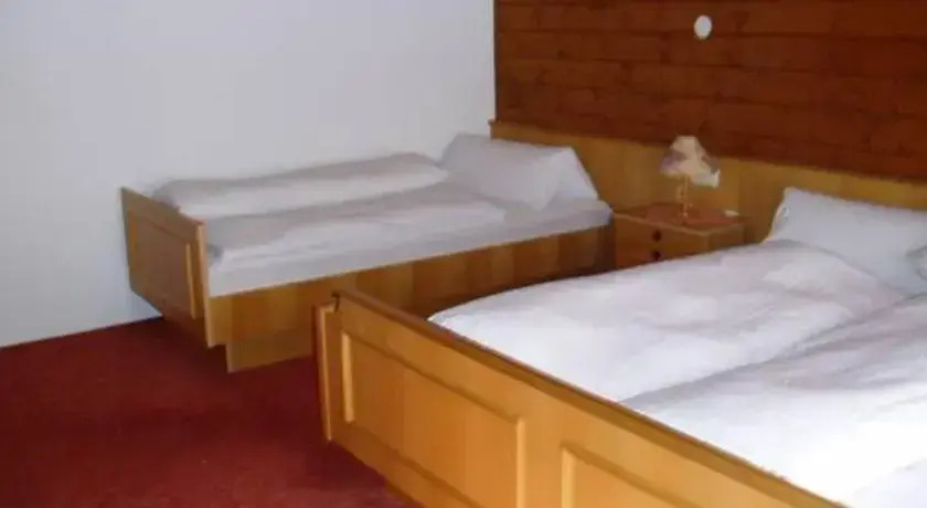 ApartBabsi