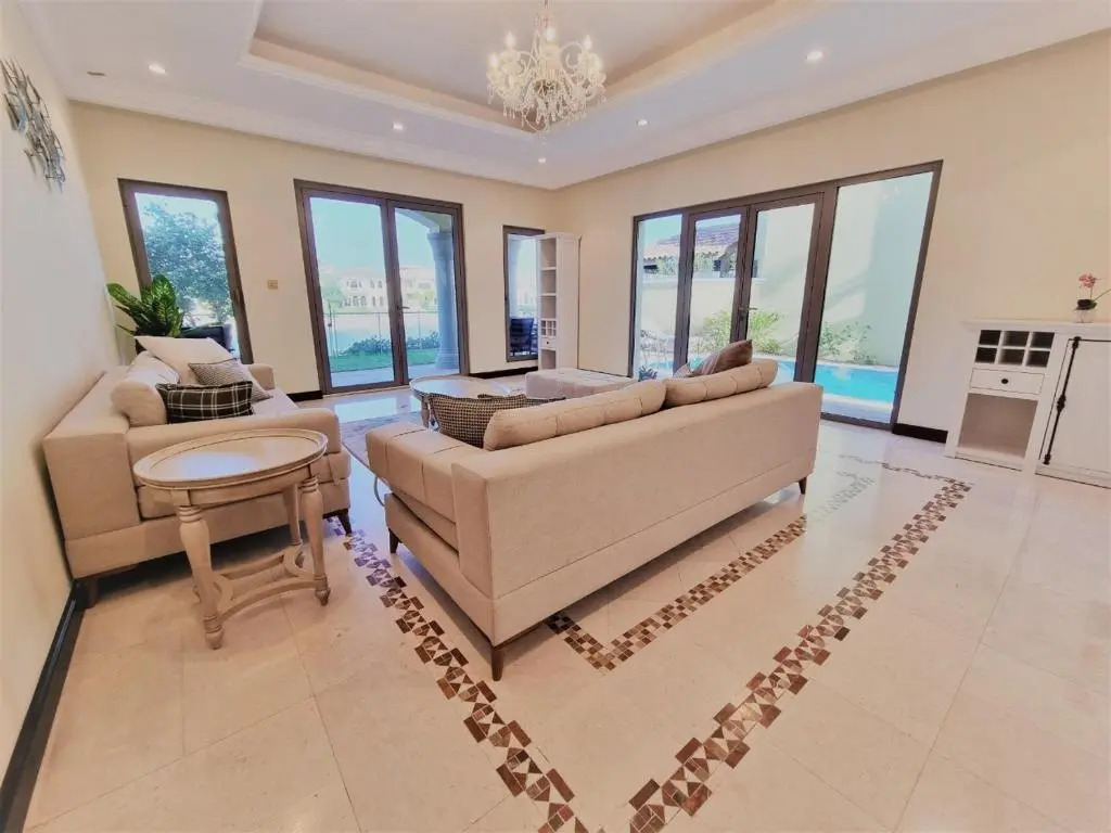 Palm Jumeirah Stunning 4BHK Villa