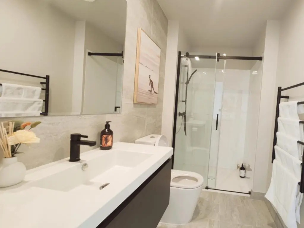 Luxurious 2 bedroom apartment Free secure parking