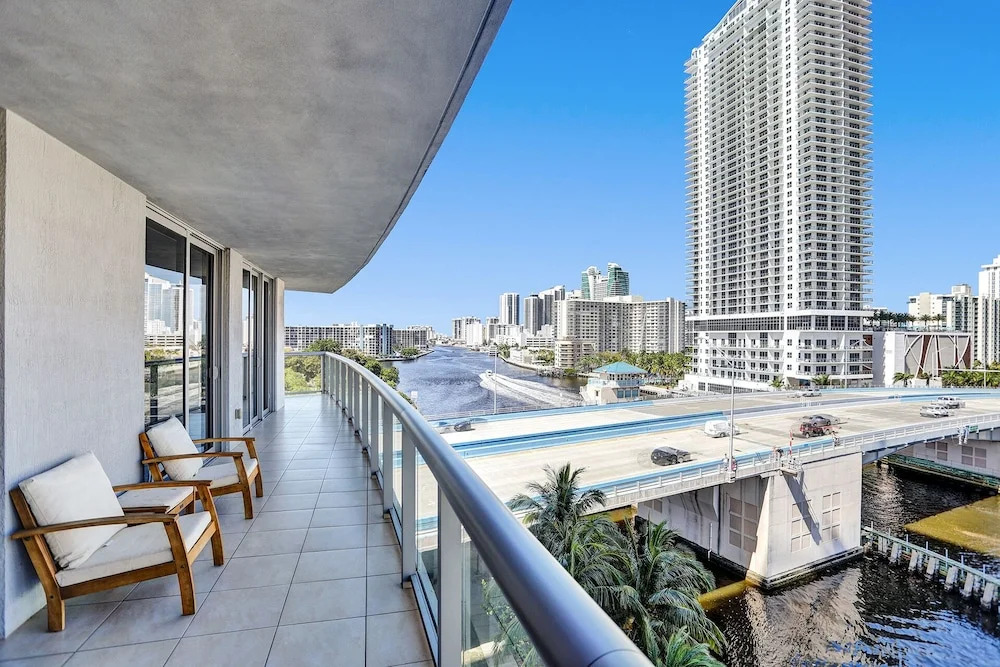 Amazing 3Bd Condo Beachwalk Resort