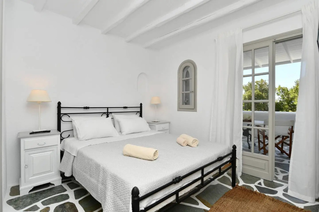 Santa Flora 3 Bedroom House â Parikiaâs Edge
