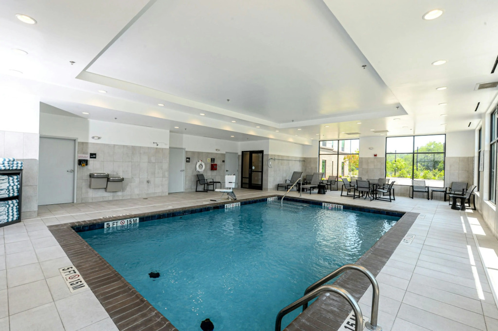Hampton Inn & Suites Lenoir, NC