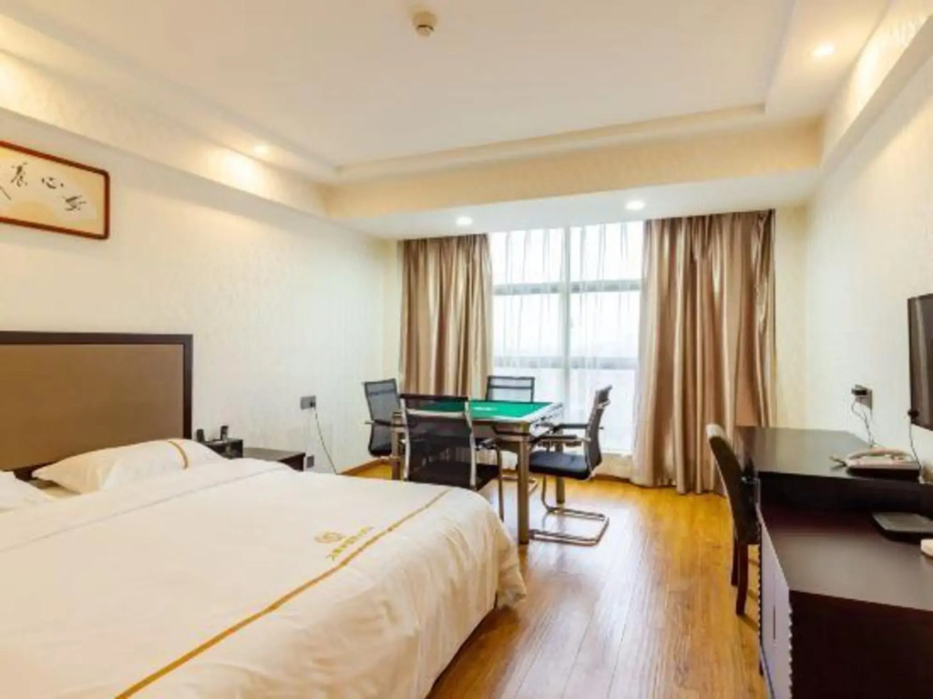Avis International Hotel