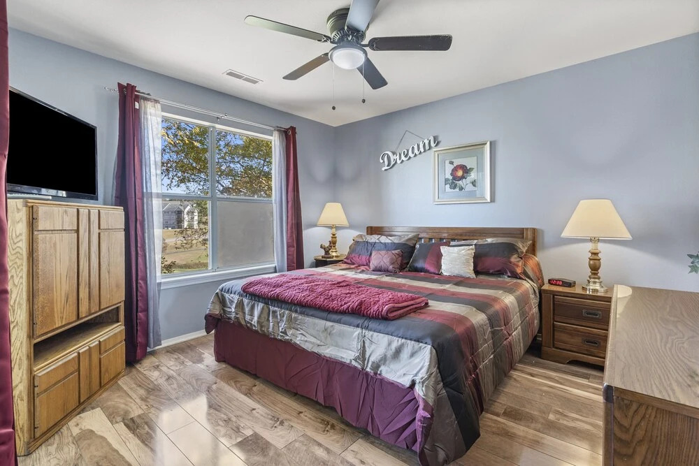 Sunroom Serenity - Community Pool