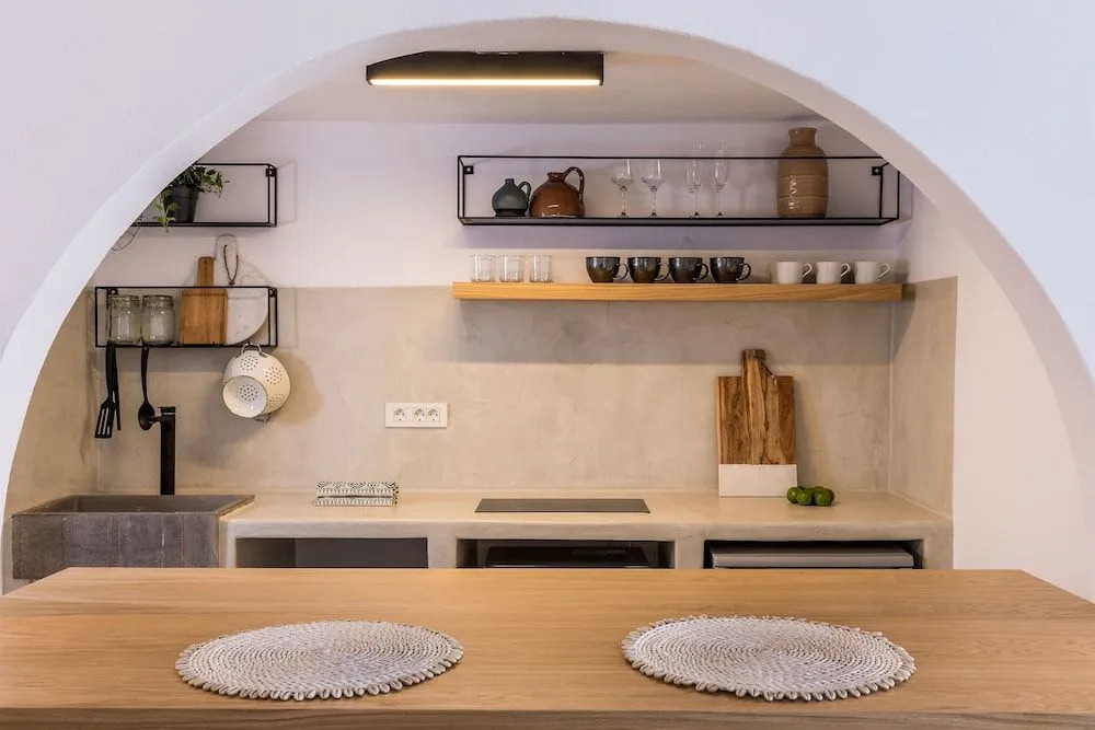 3 Elements by Stylish Stays