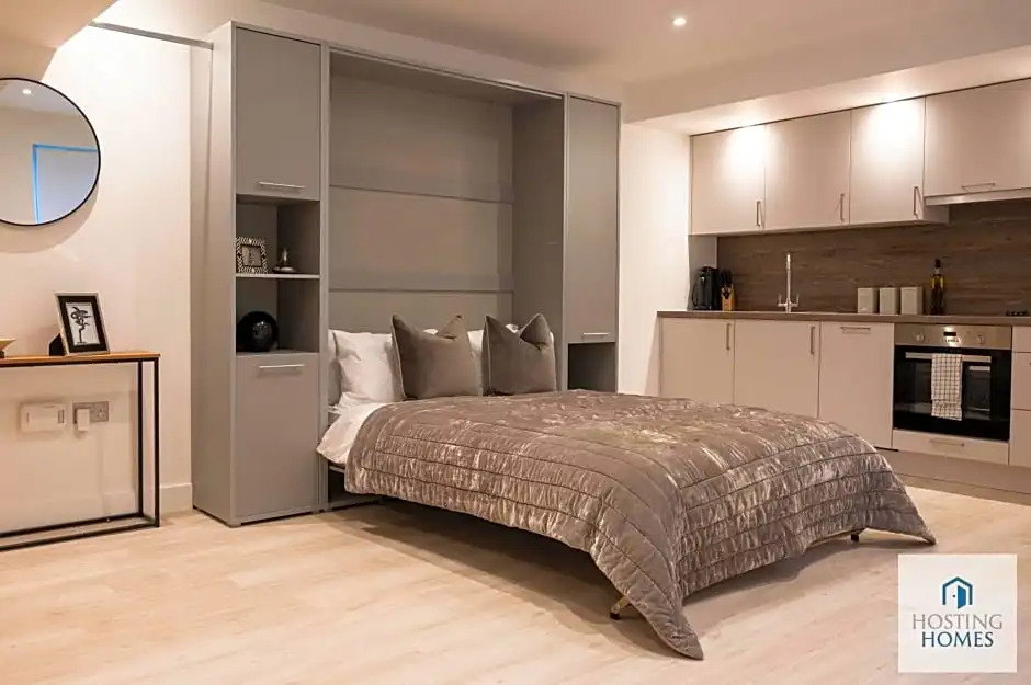 Modern Queen Street Apartment In The Heart Of Town 5