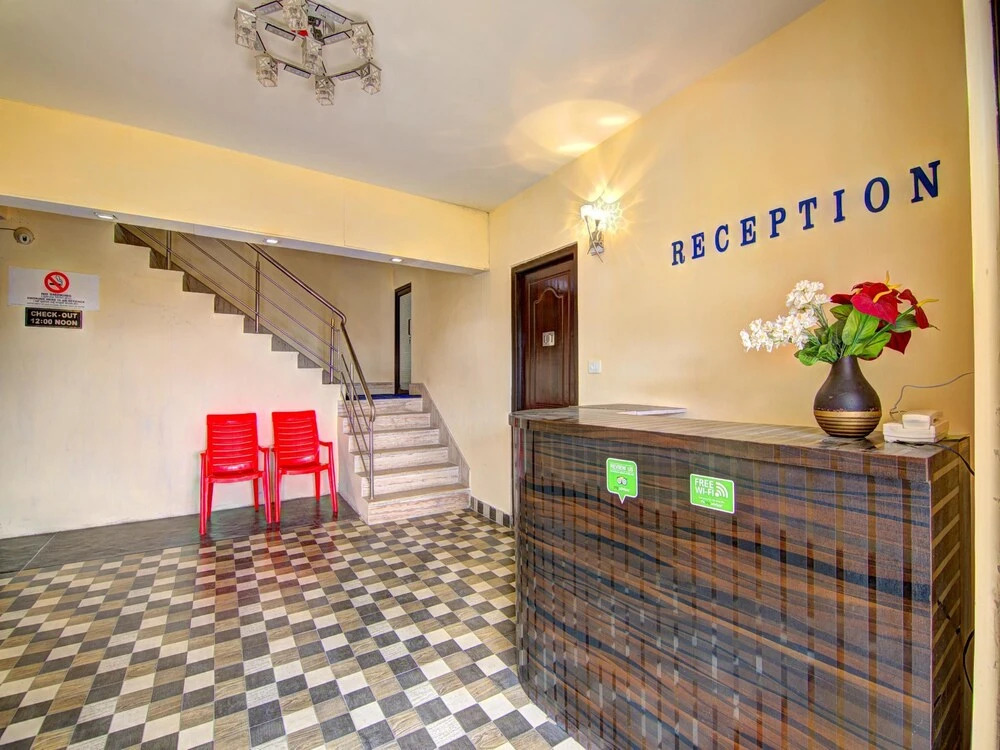 OYO 12862 Hotel Lamaz Residency