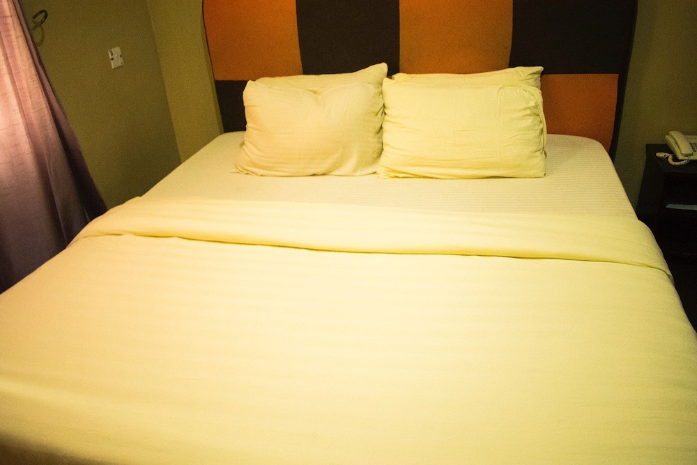 Adesuwa Royal Guest House Ketu