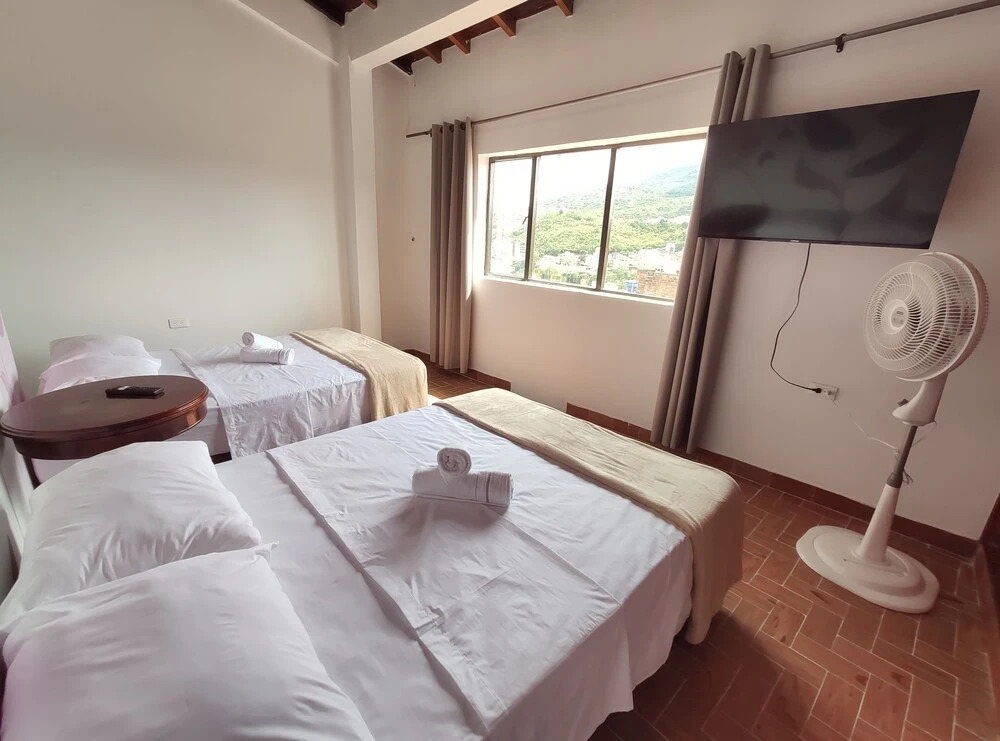 Hostal Colors - Hostel