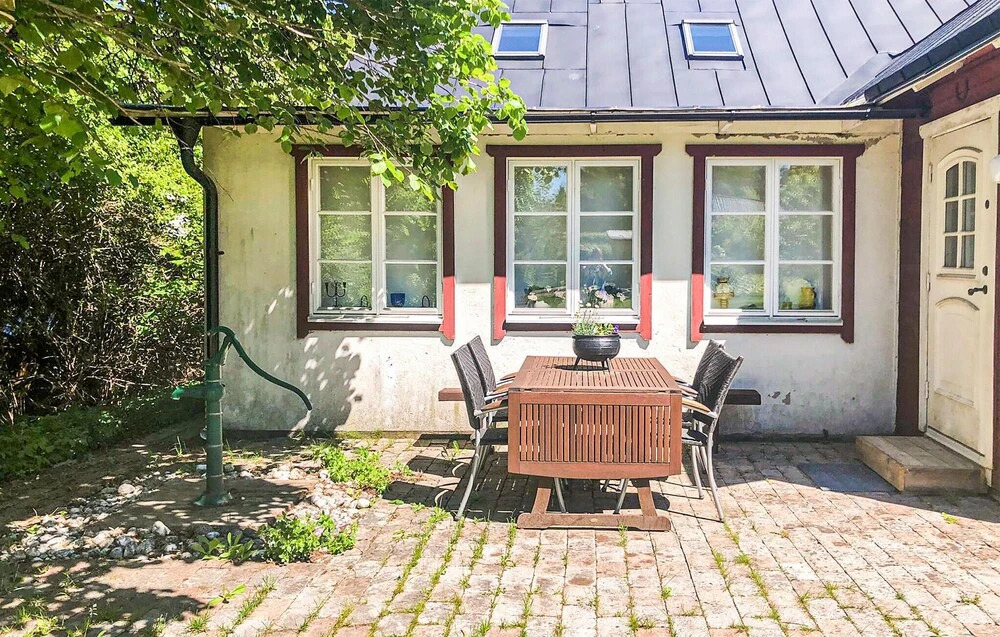 2 Bedroom Awesome Home In Kosta