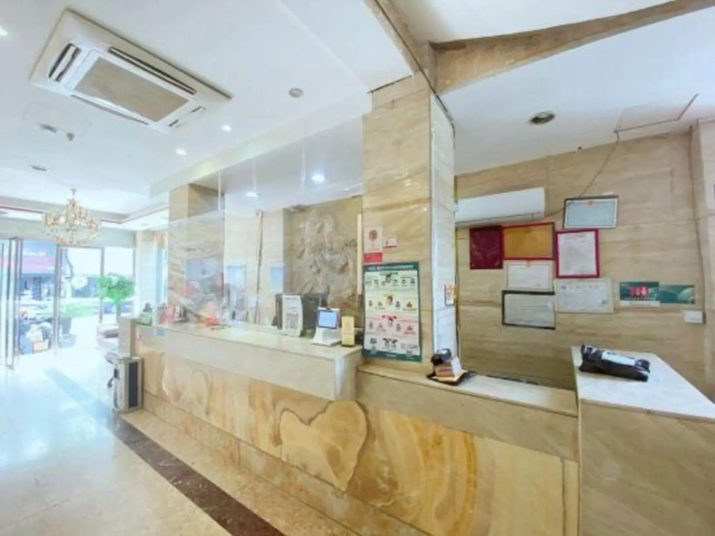 Huayi Hotel