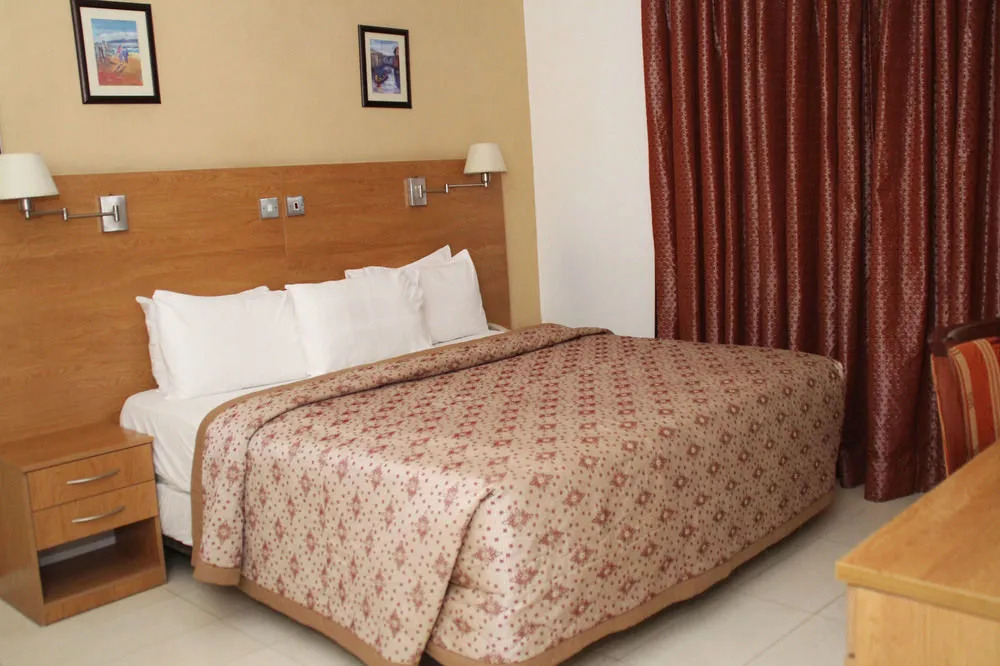 Bec Suites