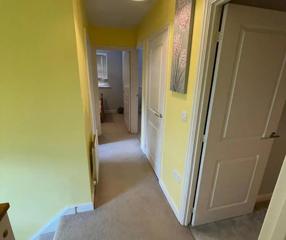 Holiday Home In Cardiff, Sleeps 8