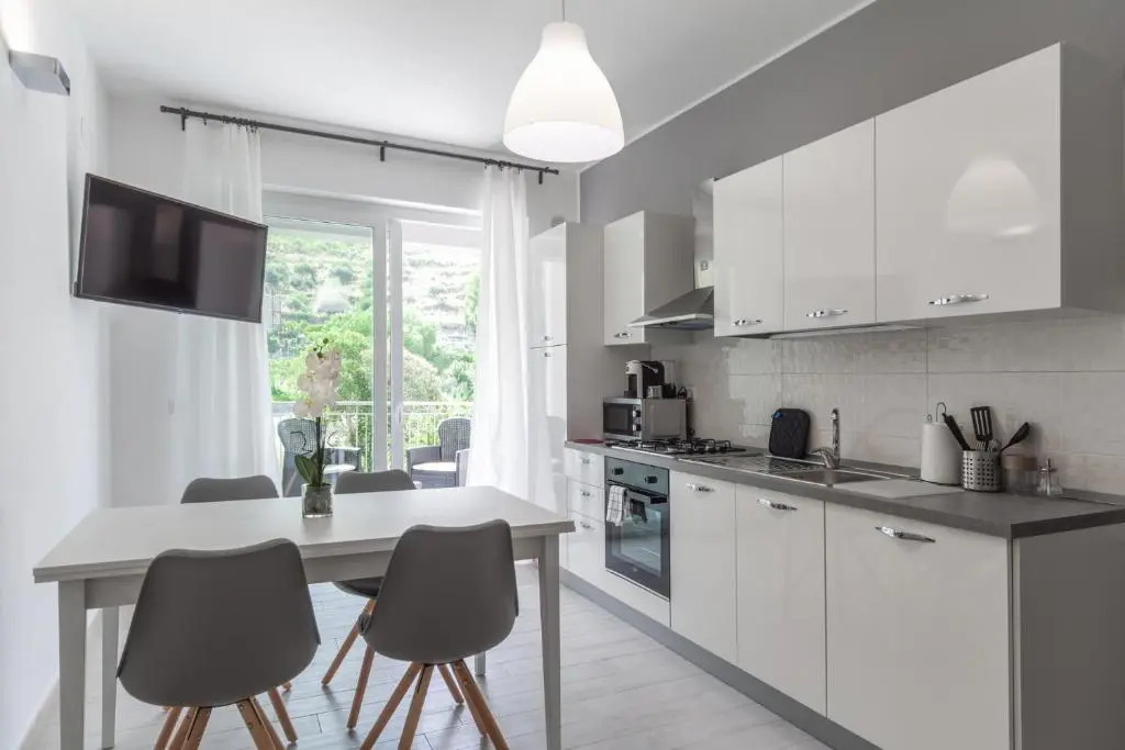 House 103 Rent Apartment