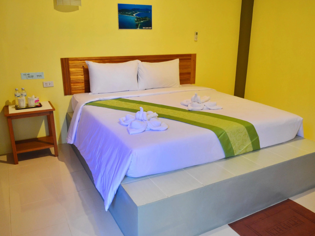 Lanta Baan Nok Resort