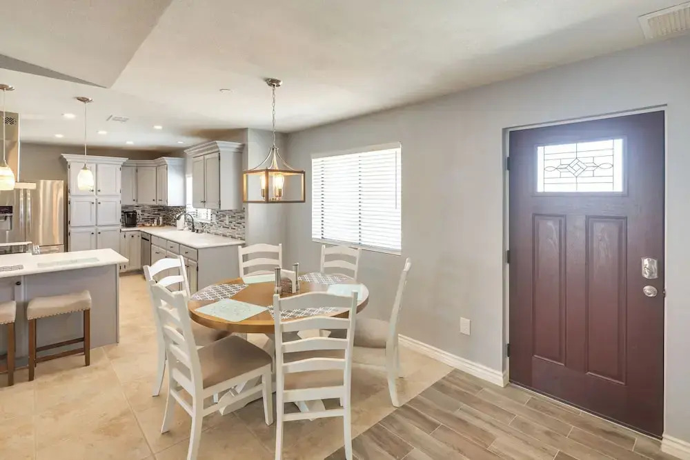2 Mi to Lake Havasu: Home w/ Patio & Pool