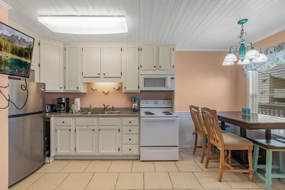 Pet Friendly Condo in Gulf Shores Outdoor Pool