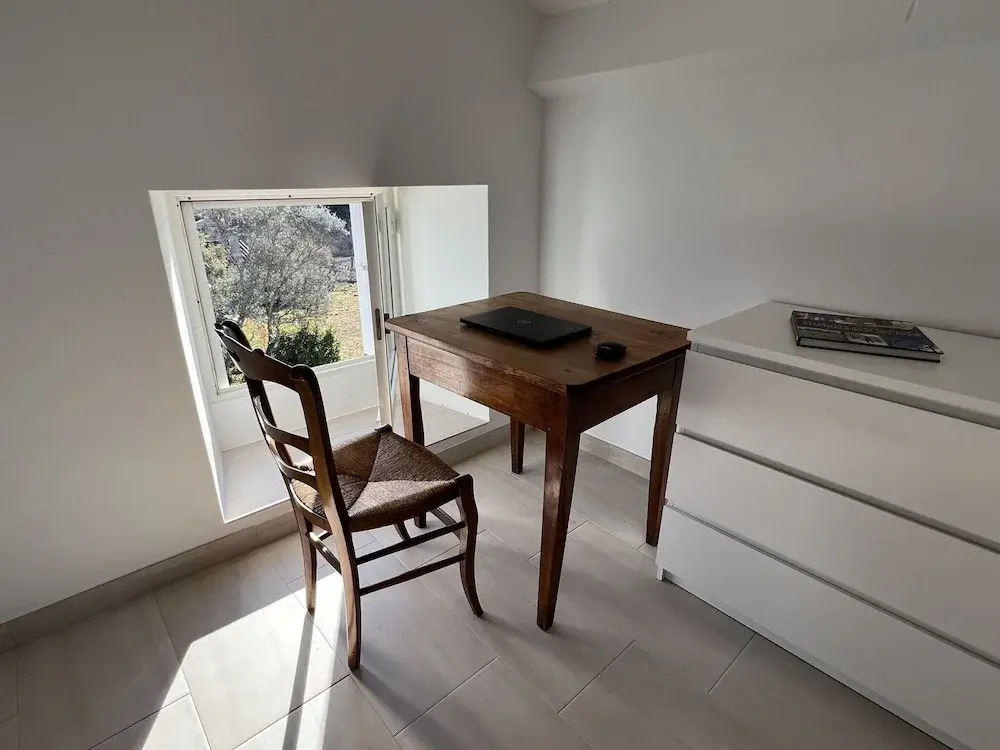 Sunlit Villa in Banne