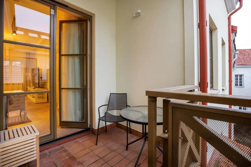Luxury 2BDR Heart Of Old Town