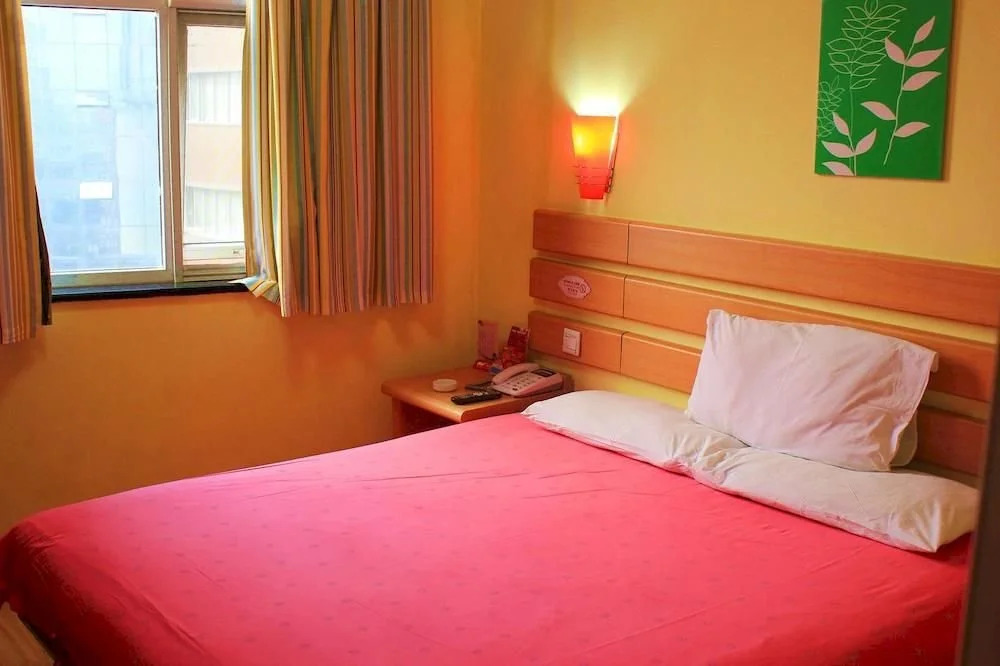 Family Inn Xuchang Railway Station