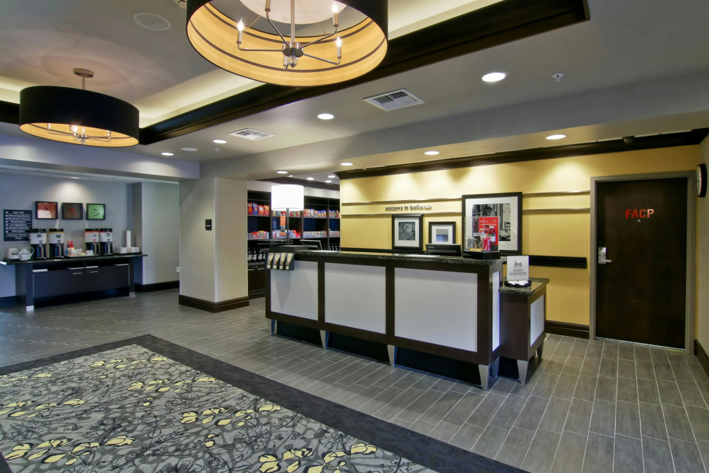 Hampton Inn & Suites Bellevue Downtown/Seattle