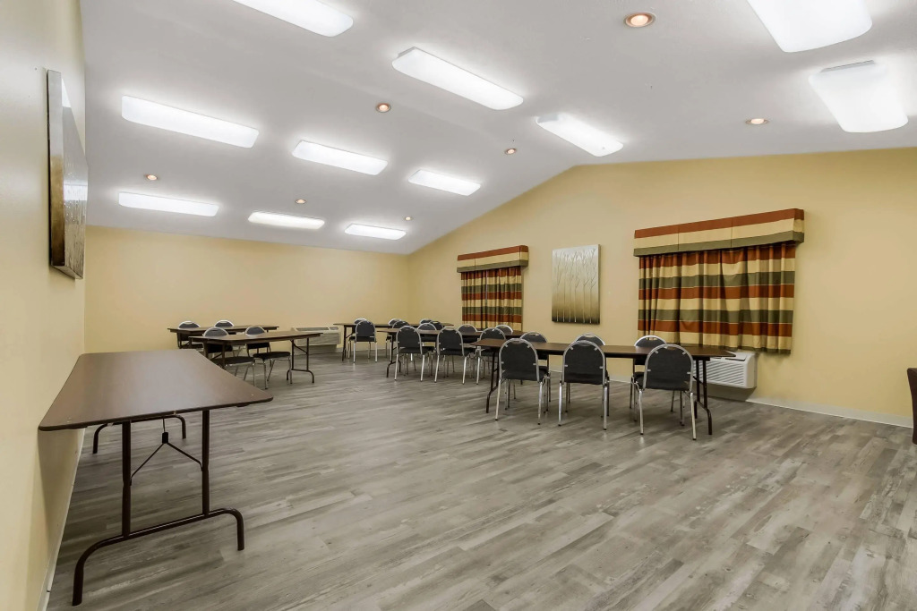 Econo Lodge Inn & Suites Yankton