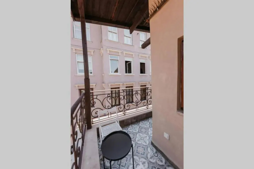 Galadoo Suites 4th Floor