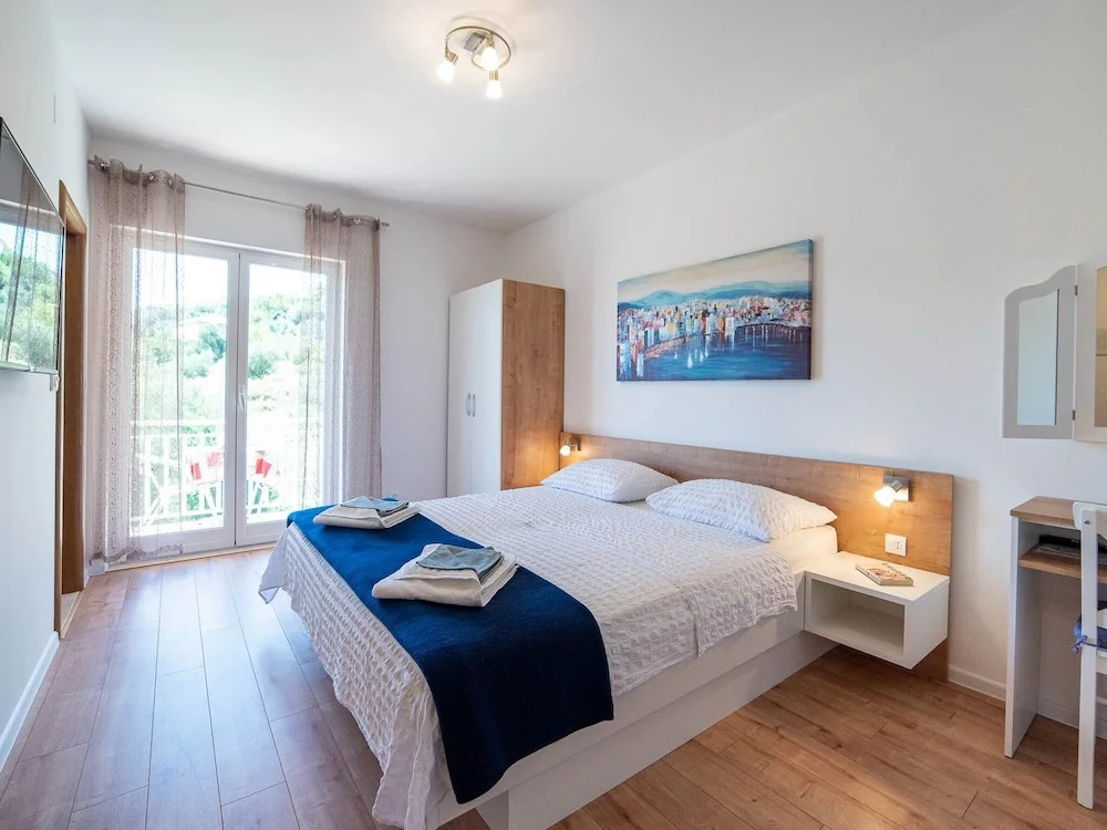 Apartments Njiric