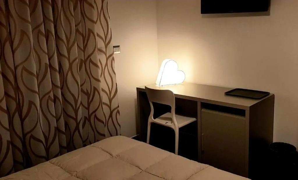 RAJA ROOMS