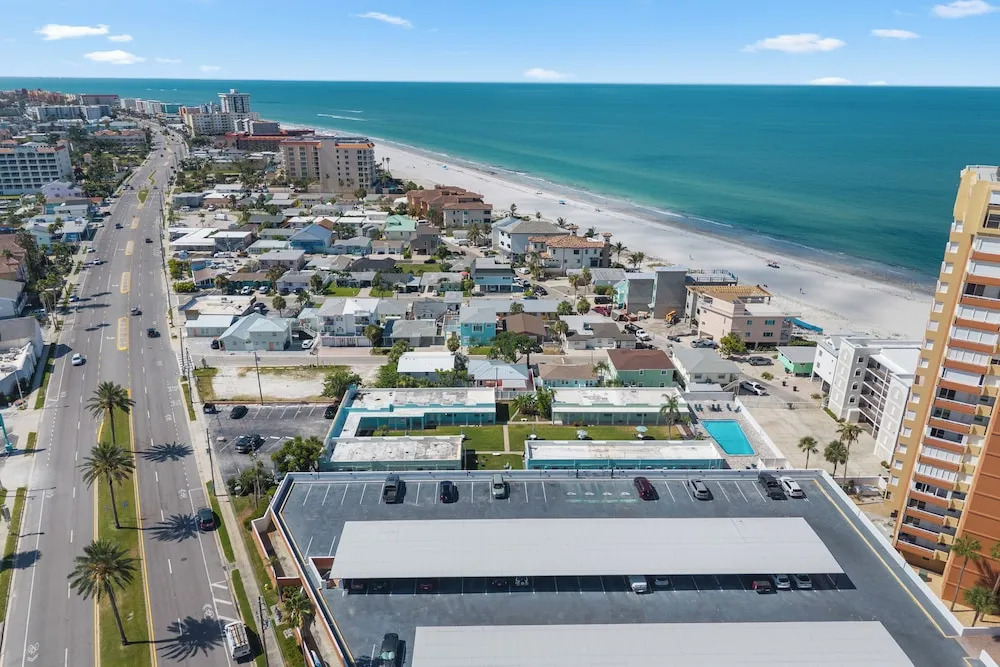Beachfront Condo: Redington Shores Retreat!