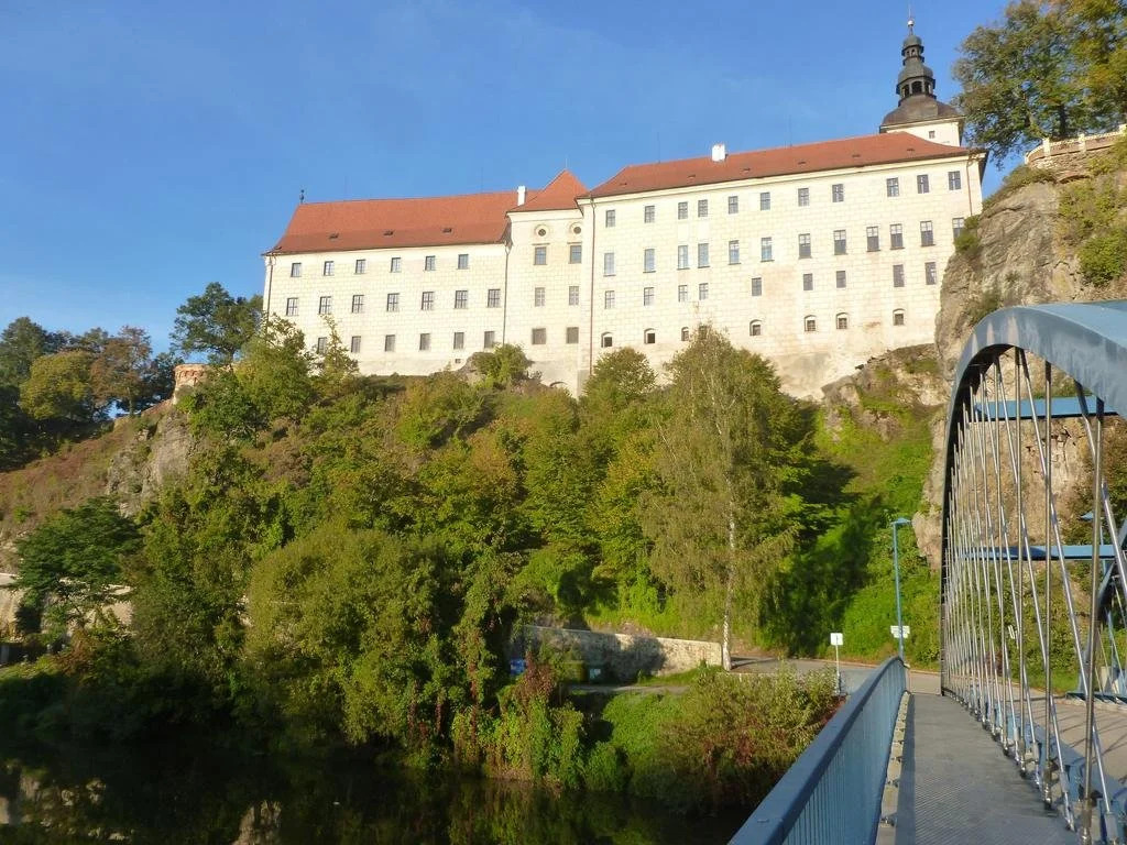 Pštrossova Vila - u klášterní zahrady
