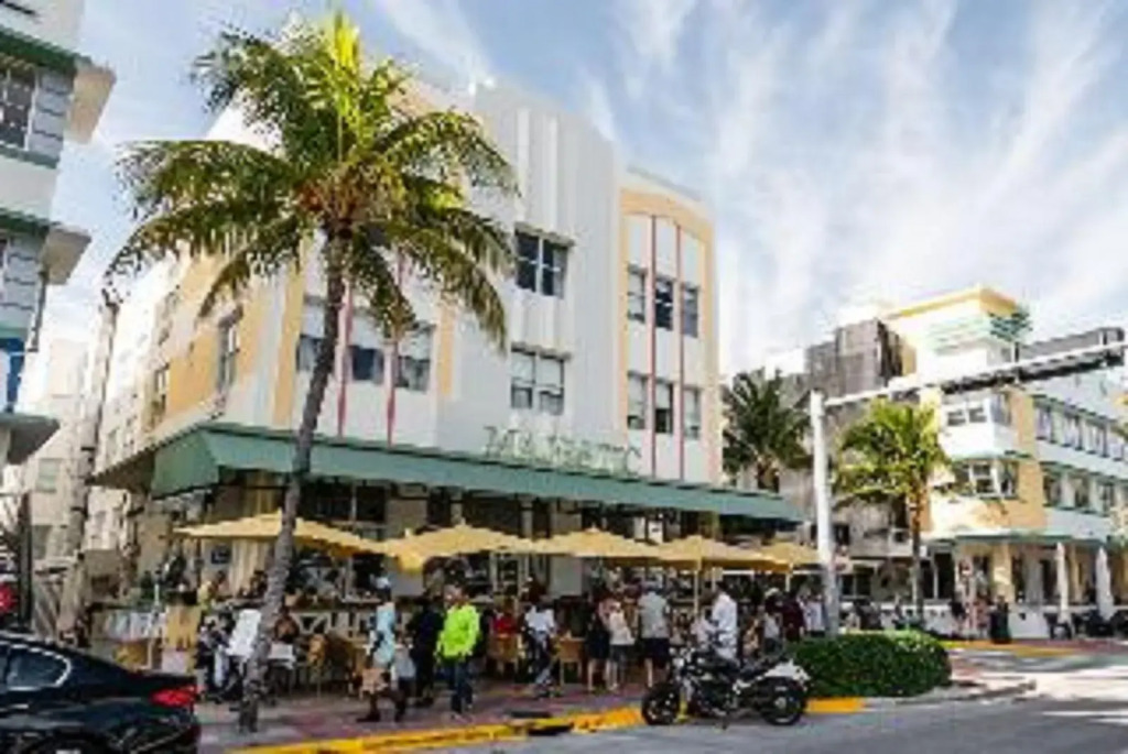 Majestic Hotel South Beach